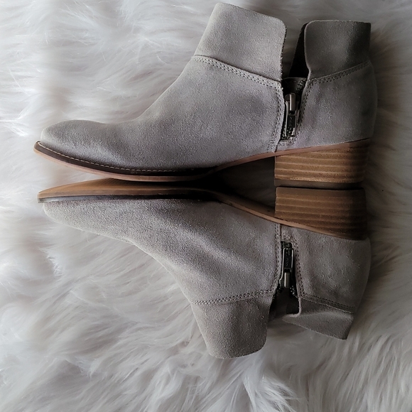 Seychelles soft gray suede leather booties. Size 7 - Picture 5 of 10